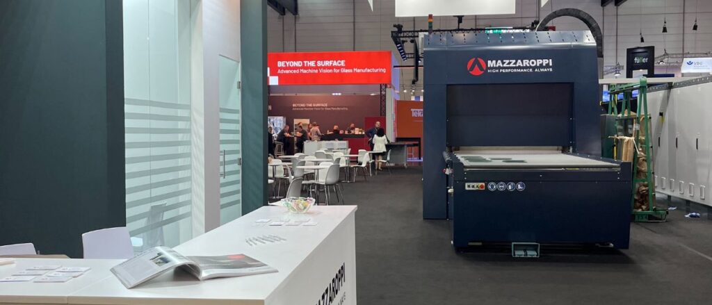 Eccezionale a Glasstec 2024 Mazzaroppi dimostra che è possibile temprare il vetro con soli 180 KW